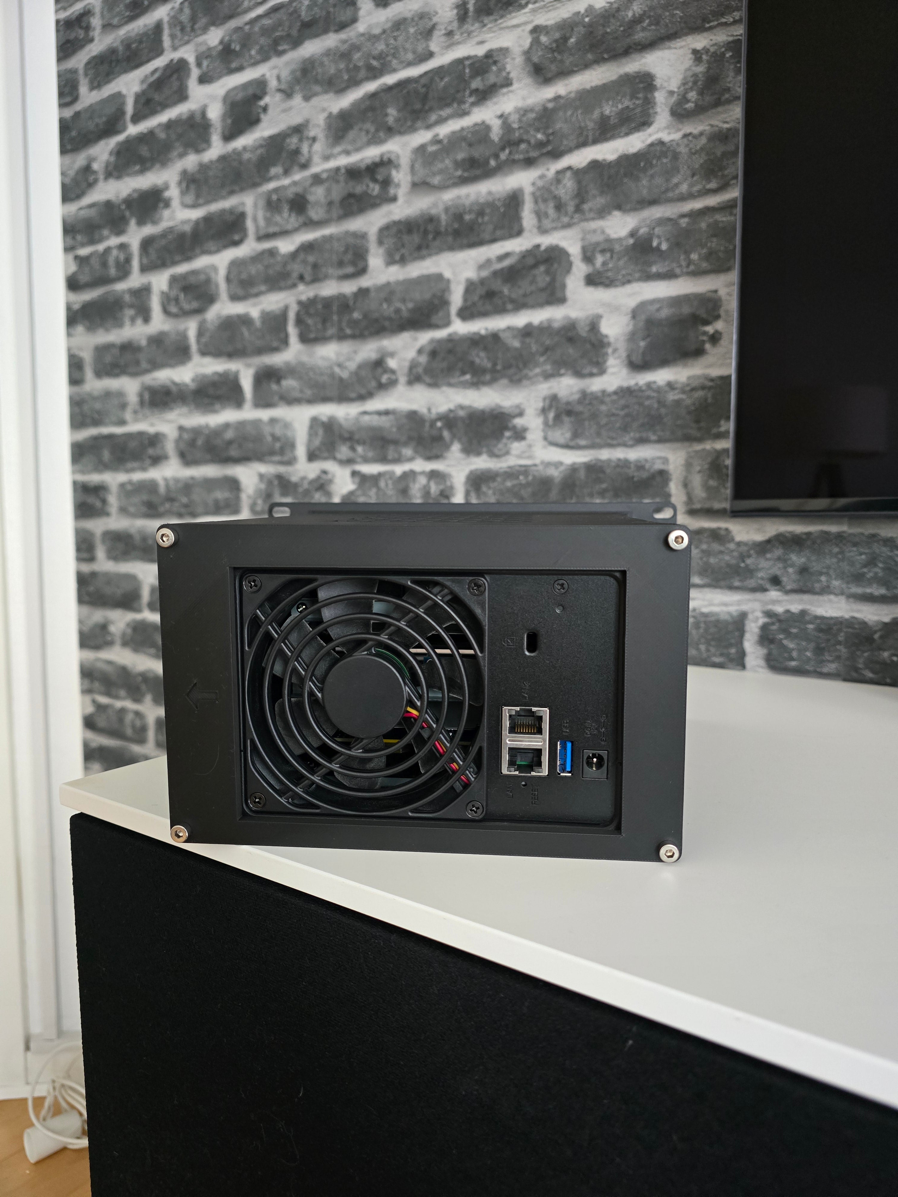 Synology ds224+ 10" Rackmount