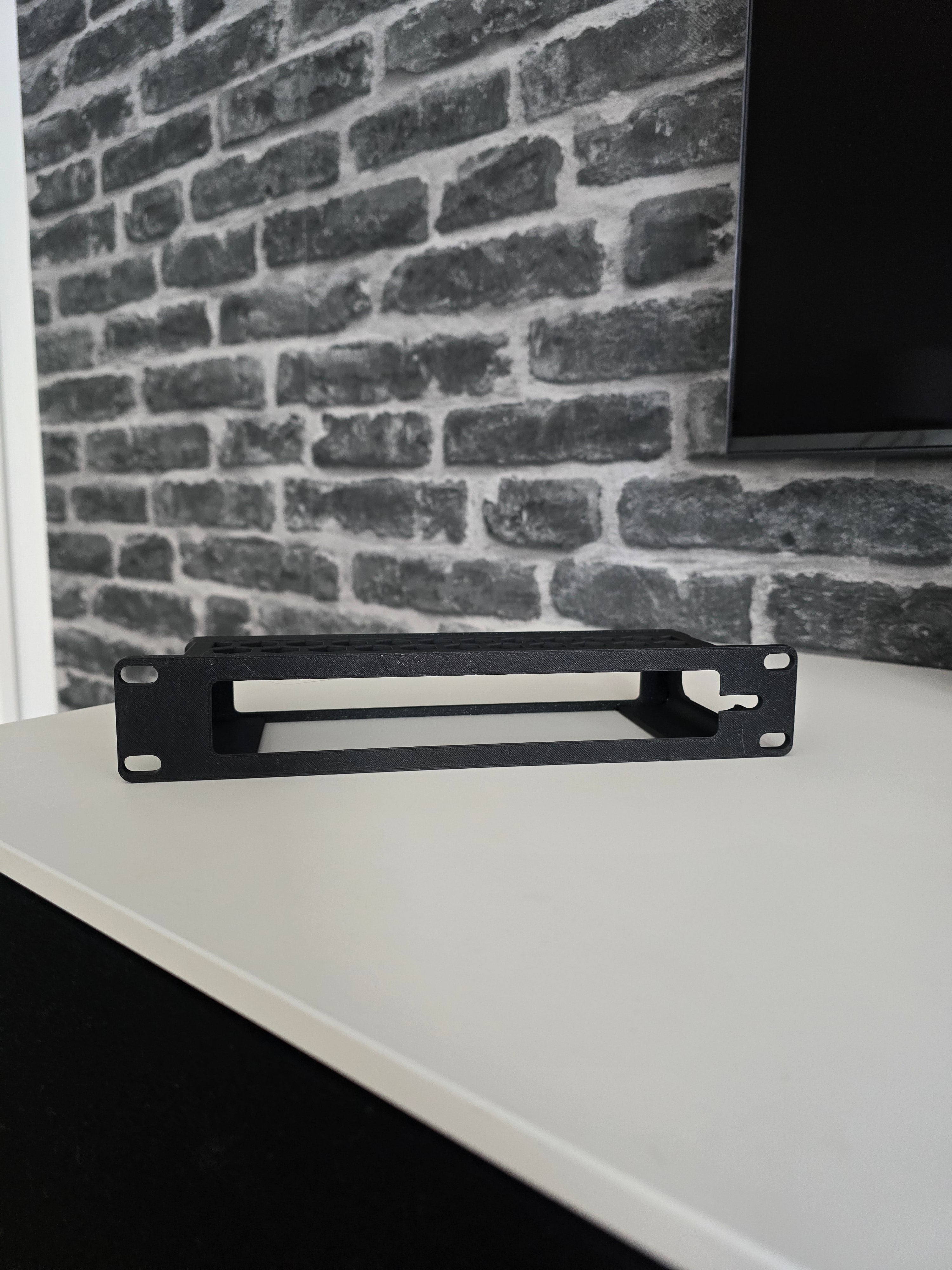 Unifi USW-Flex-2.5G-8 10" Rackmount