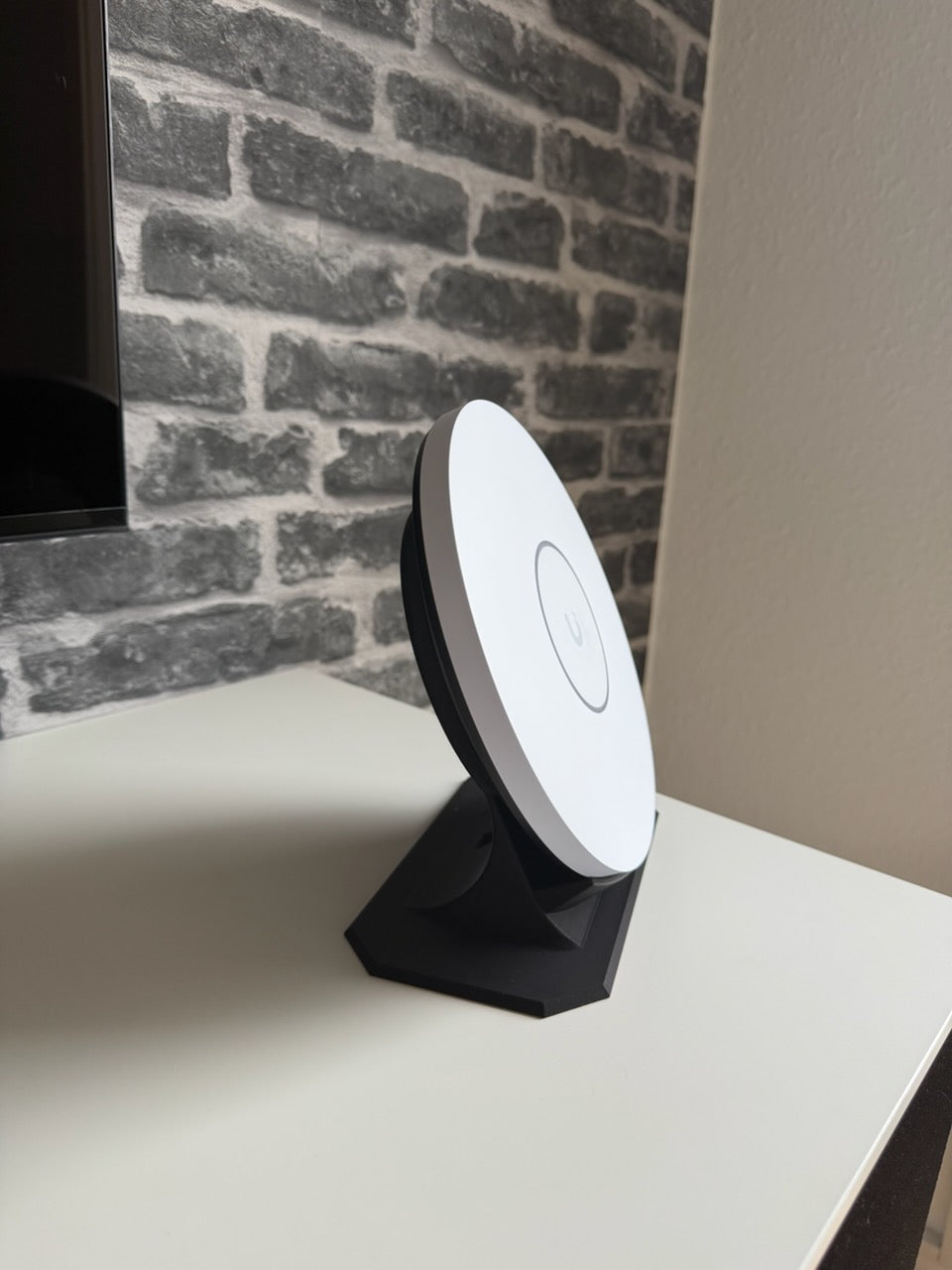 Ubiquiti Unifi U7 Pro XG Desktop Stand