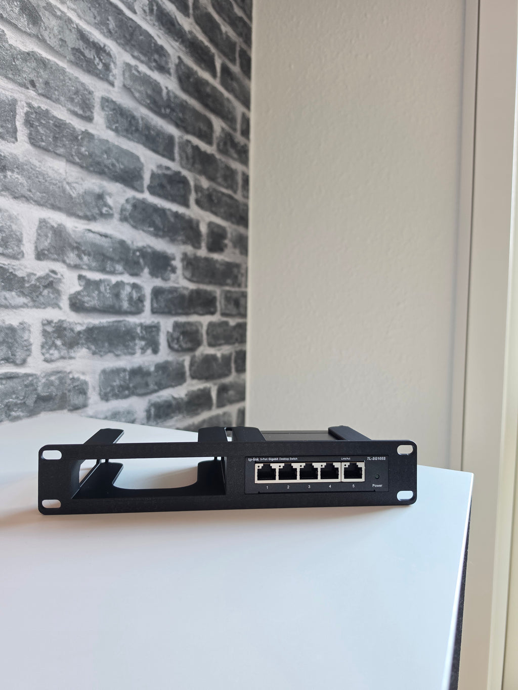 TP-Link TL-SG105S X2 10-Inch Rackmount