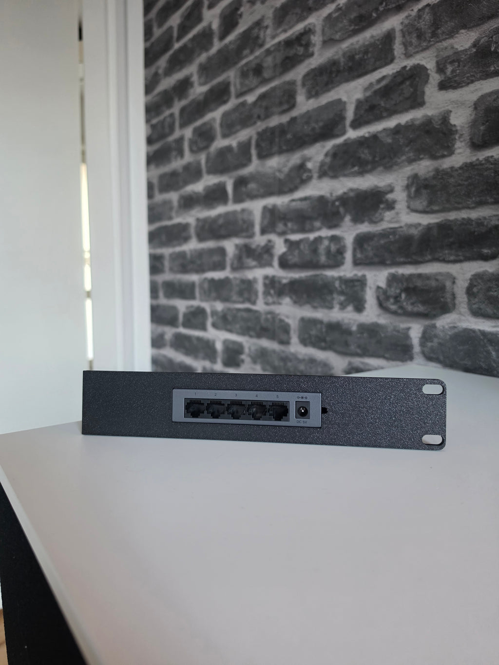 UGREEN CM933 19-Inch Rackmount