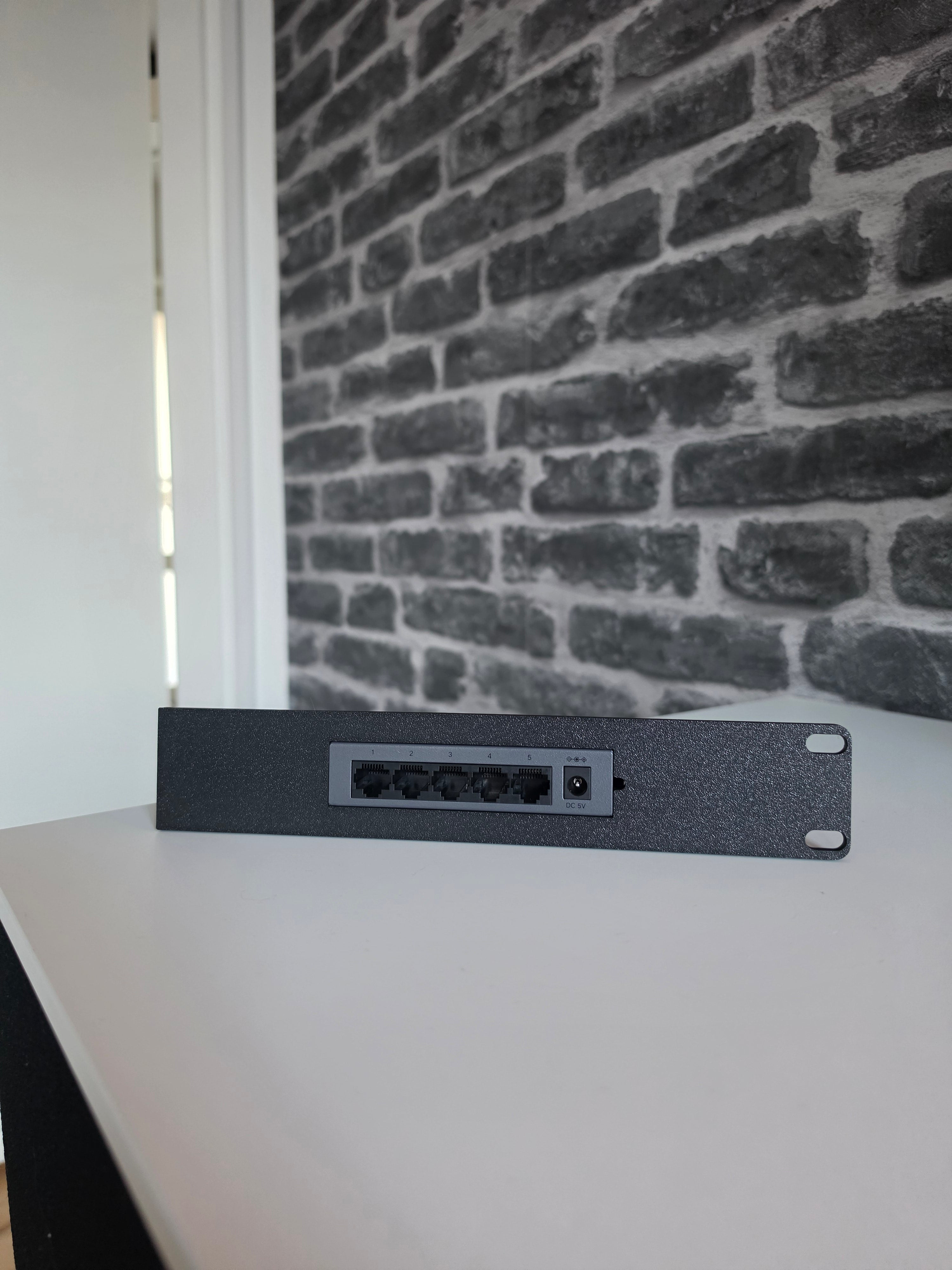 UGREEN CM933 19-Inch Rackmount