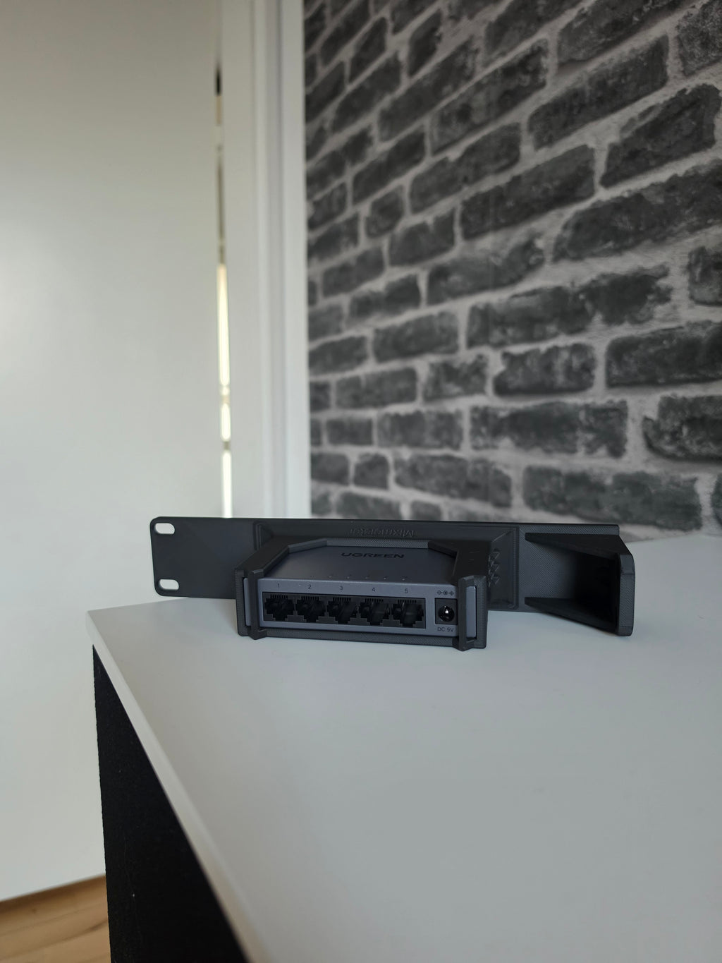 UGREEN CM933 19-Inch Rackmount