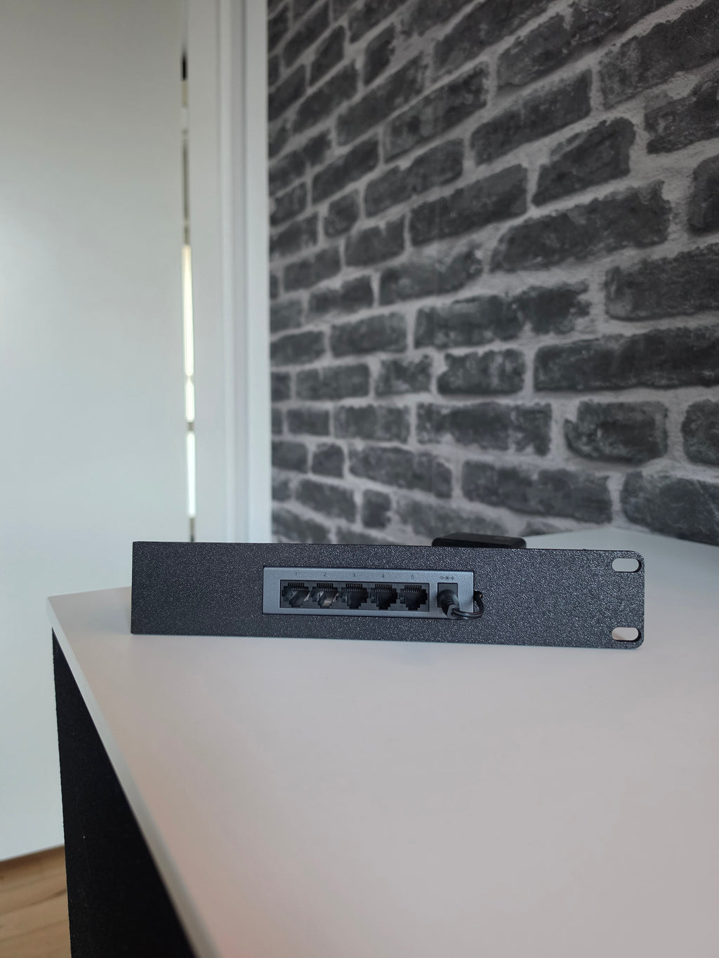 UGREEN CM933 19-Inch Rackmount