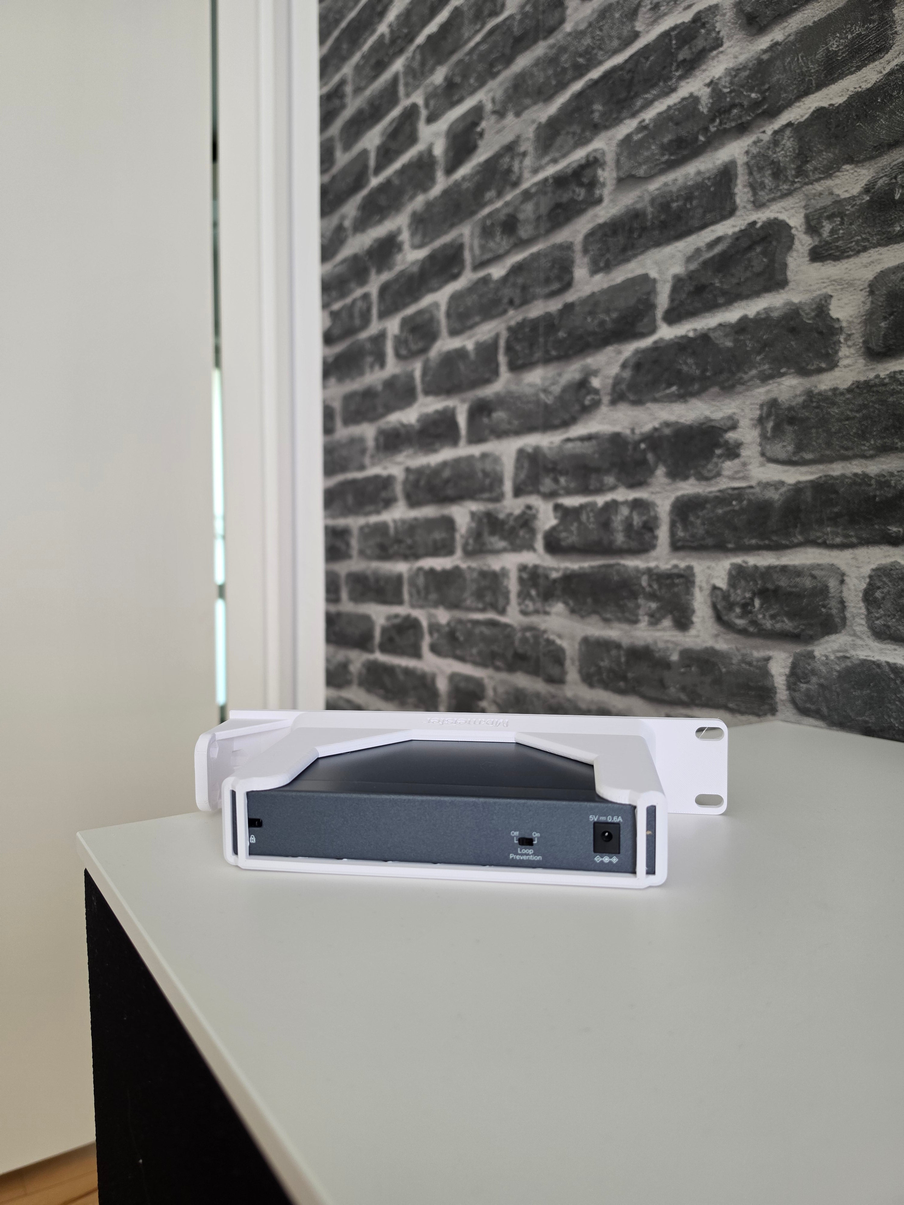 TP-Link TL-SG108 19-Inch Rackmount