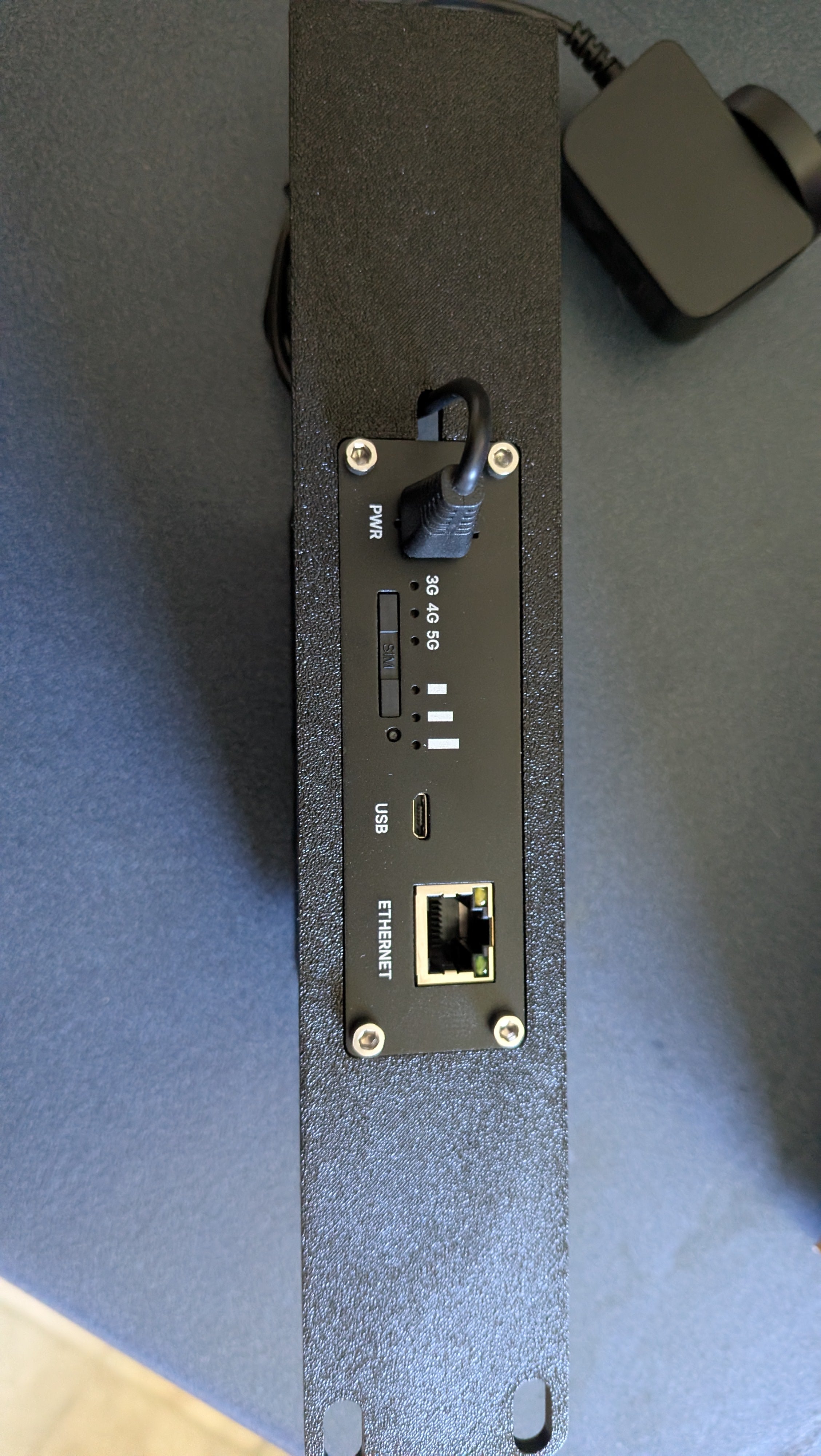 Teltonika trb500/ trb501 19" Rackmount