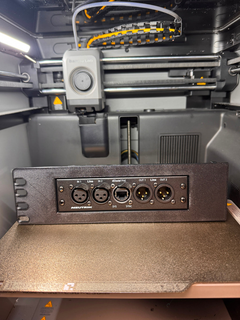 Neutrik NA-2I2O-DLINE 19-Inch Rackmount