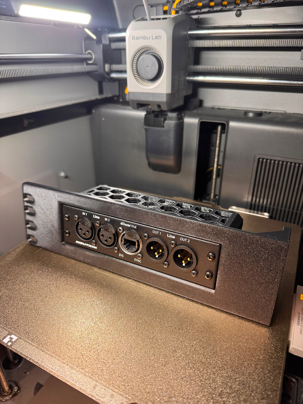 Neutrik NA-2I2O-DLINE 19-Inch Rackmount