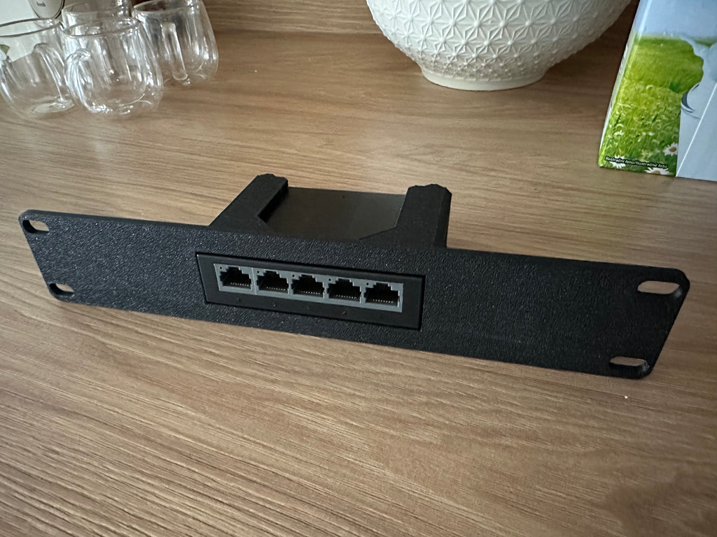 TP-Link LS1005G 10-Inch Rackmount