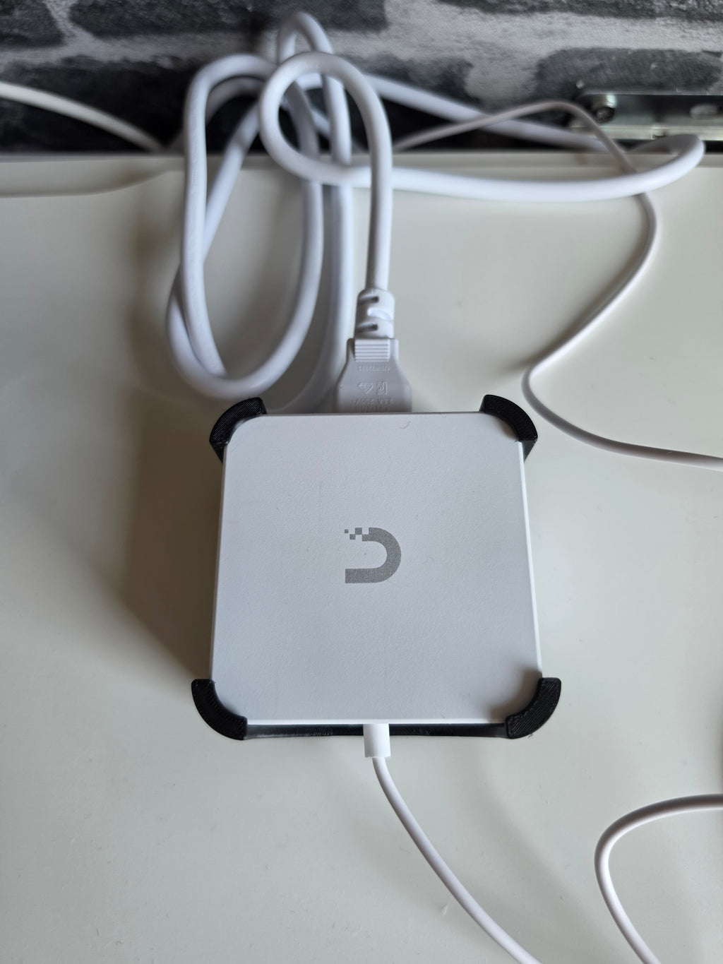 ubiquiti UniFi Cloud Gateway Fiber Psu wall mount