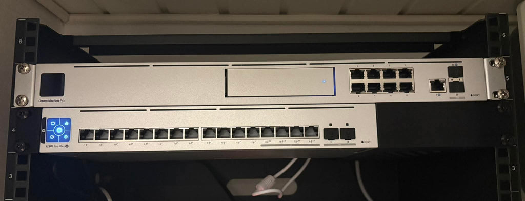 Unifi USW-Pro-Max-16-PoE 19-Inch Rackmount