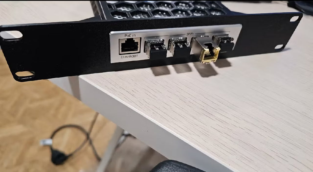 MikroTik CRS305-1G-4S+IN 10" Rackmount