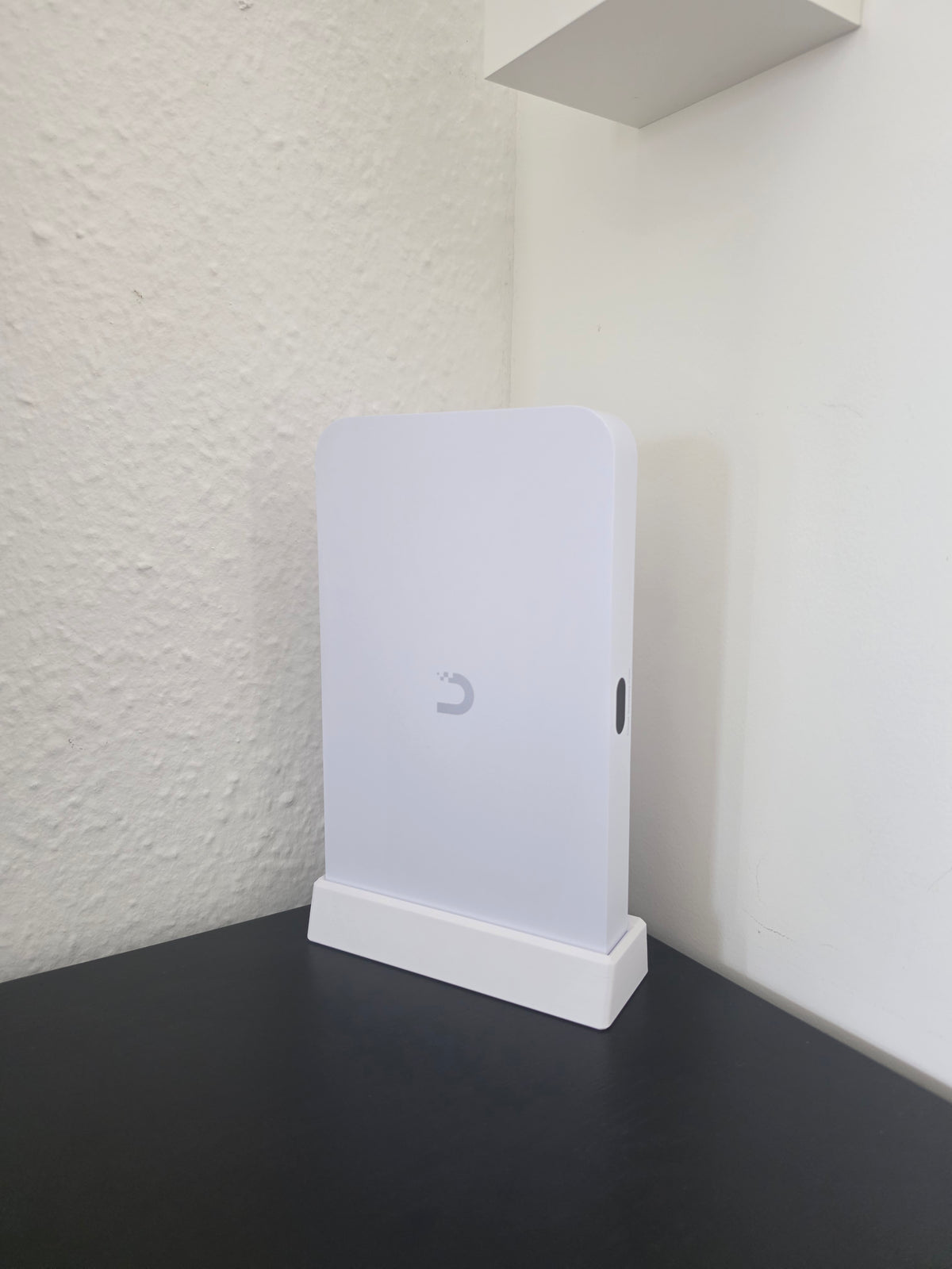 Ubiquiti UniFi Cloud Gateway Fiber Table Stand