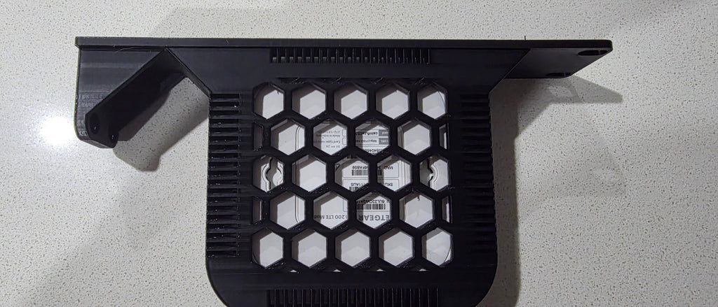 Netgear LM1200 10-Inch Rackmount