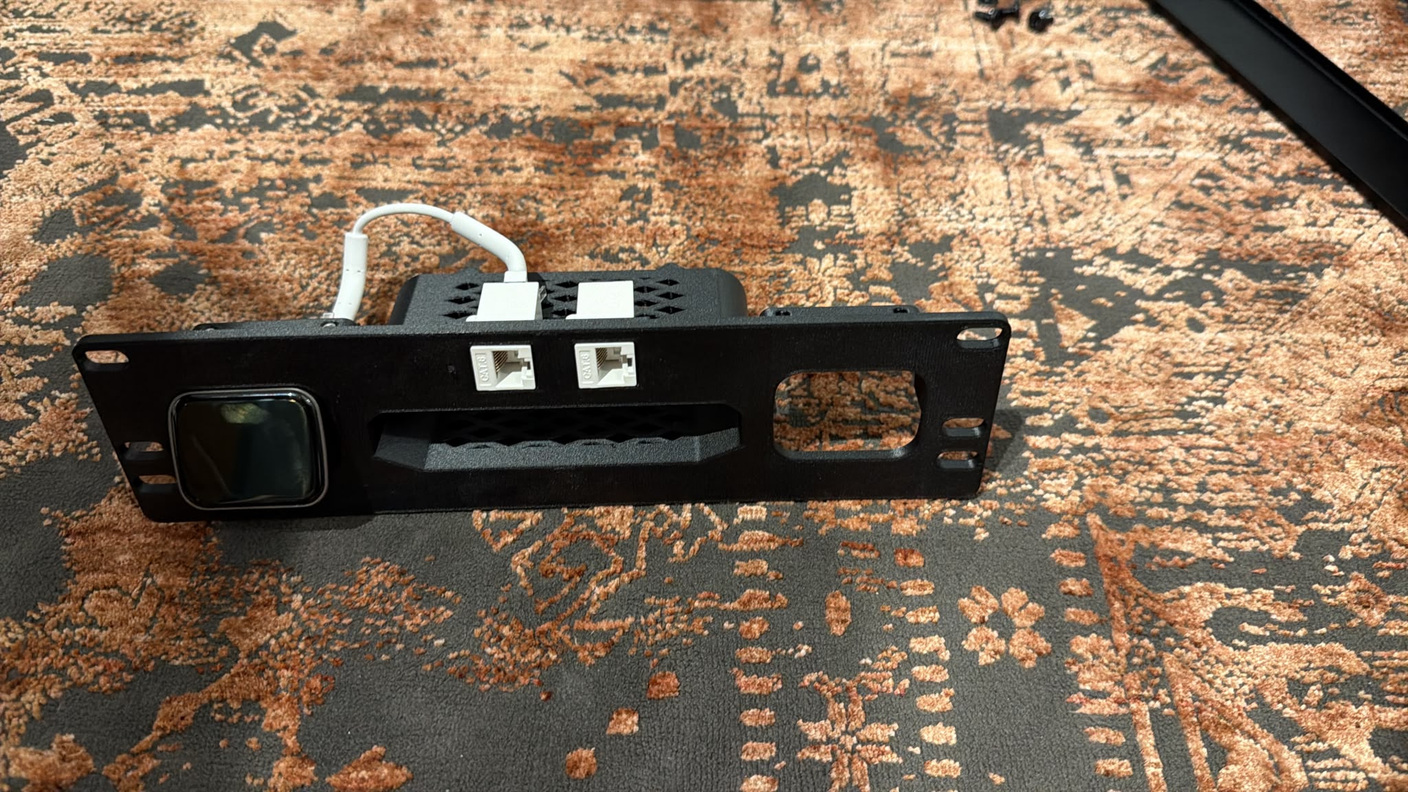 Ubiquiti Unifi USW Flex Mini + 2x JetKVM 10-Inch Rackmount