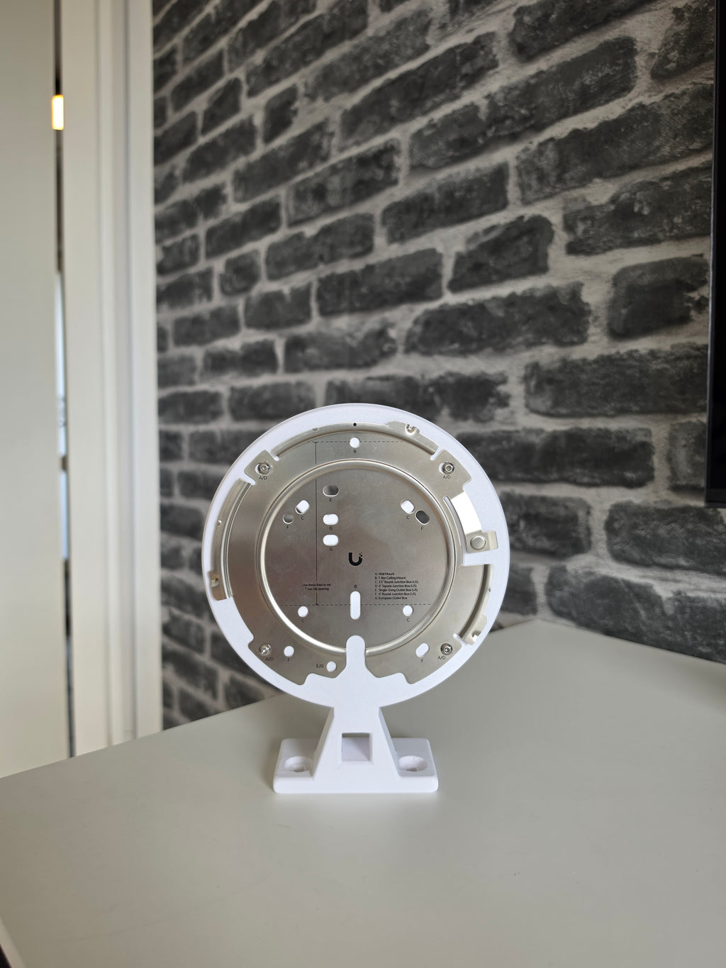 Ubiquiti Unifi U7 Pro XG wall mount