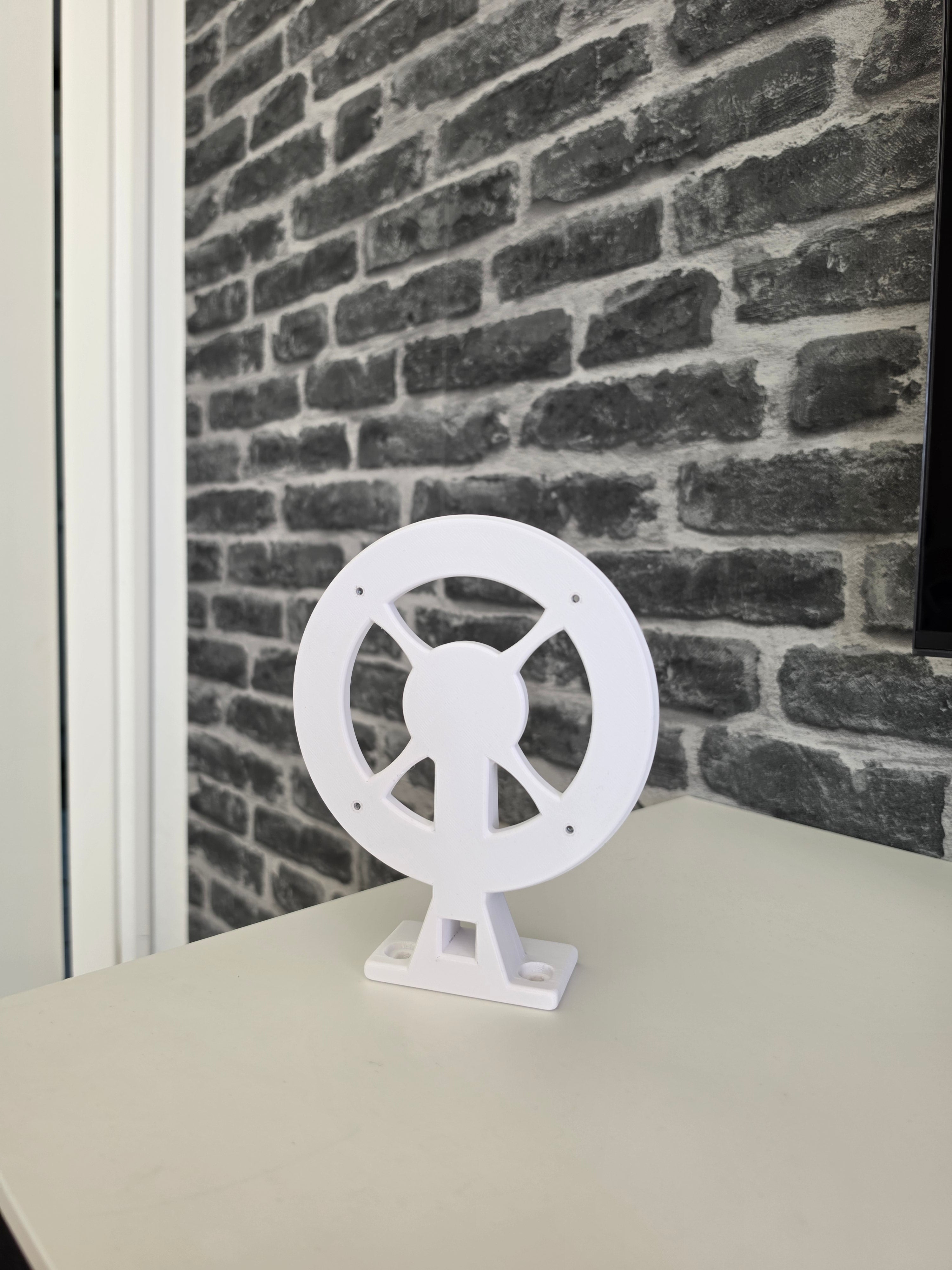 Ubiquiti Unifi U7 Pro XG wall mount