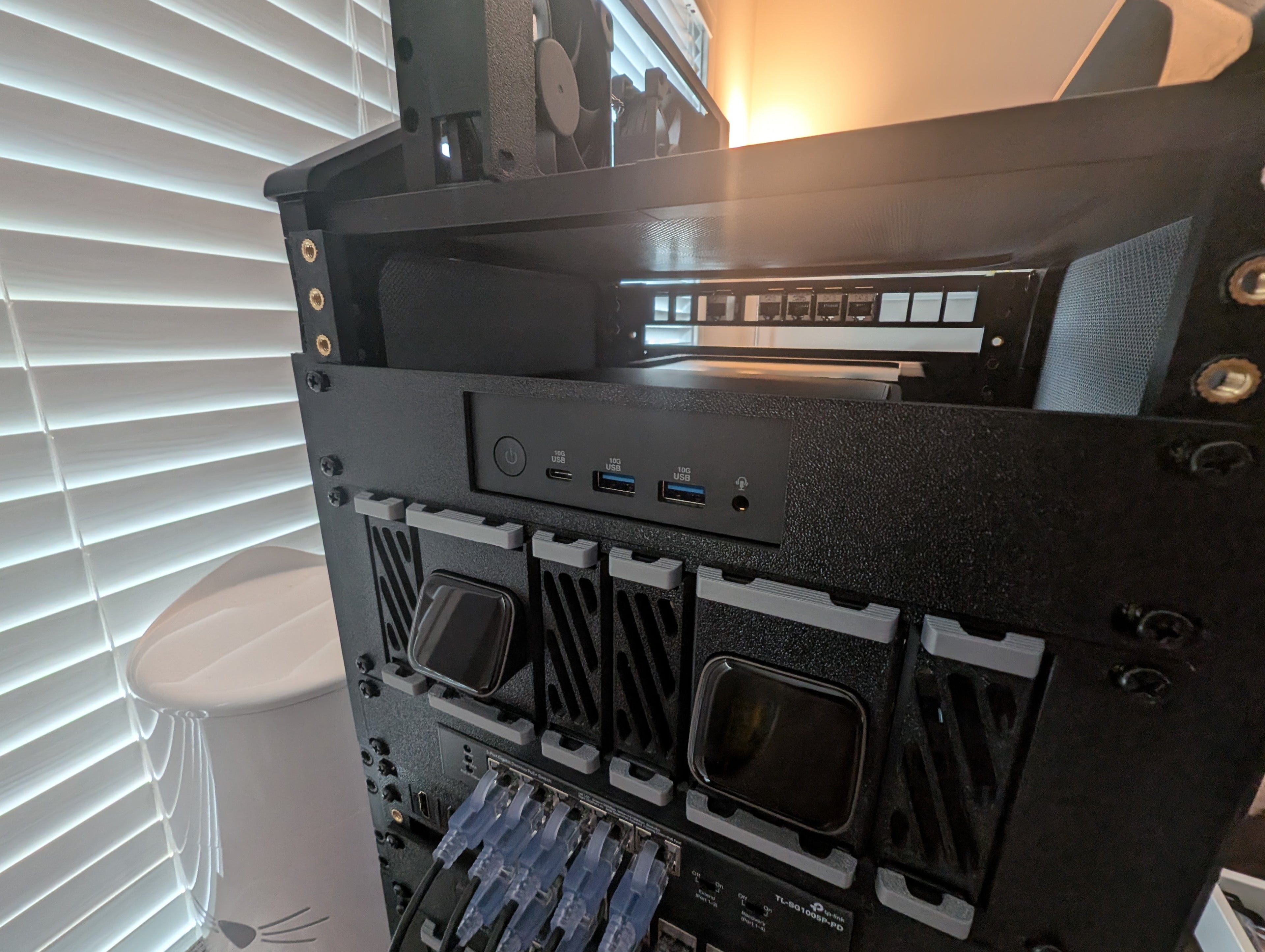 Asus nuc 14 essential 10" Rackmount