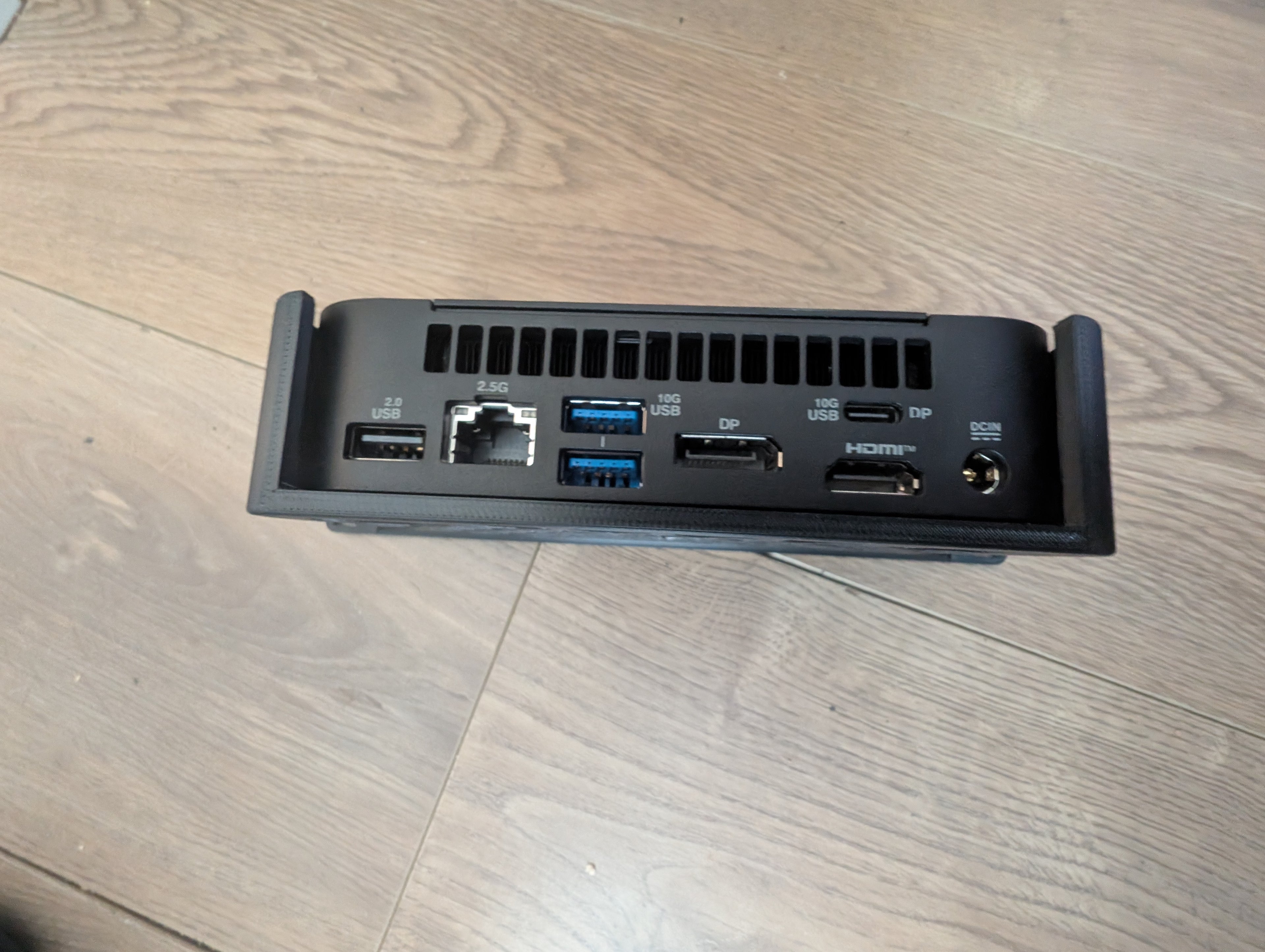 Asus nuc 14 essential 10" Rackmount