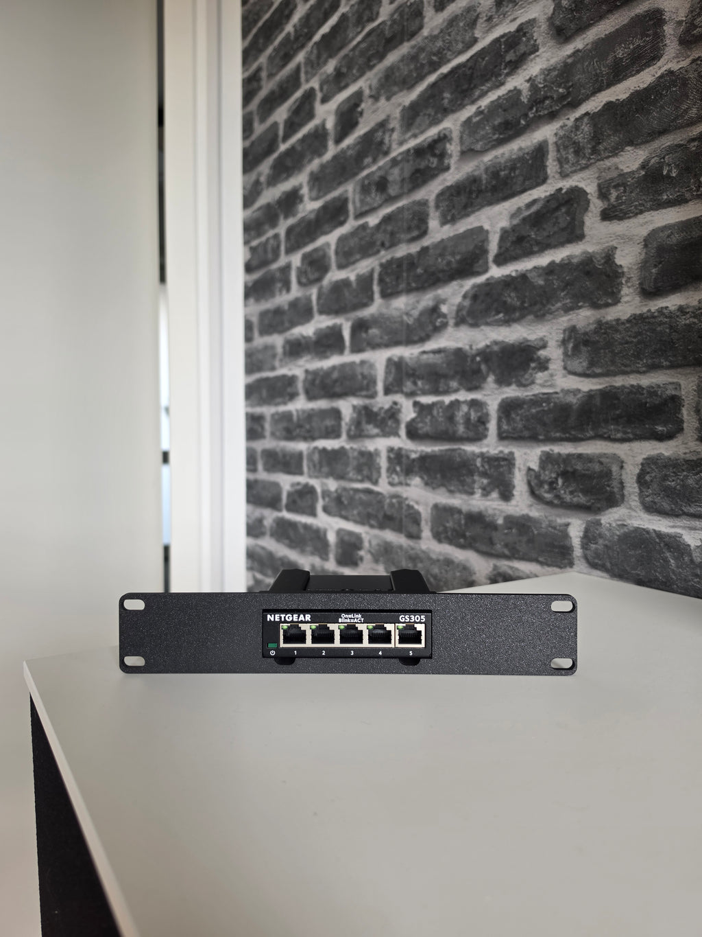 Netgear GS305 10-Inch Rackmount